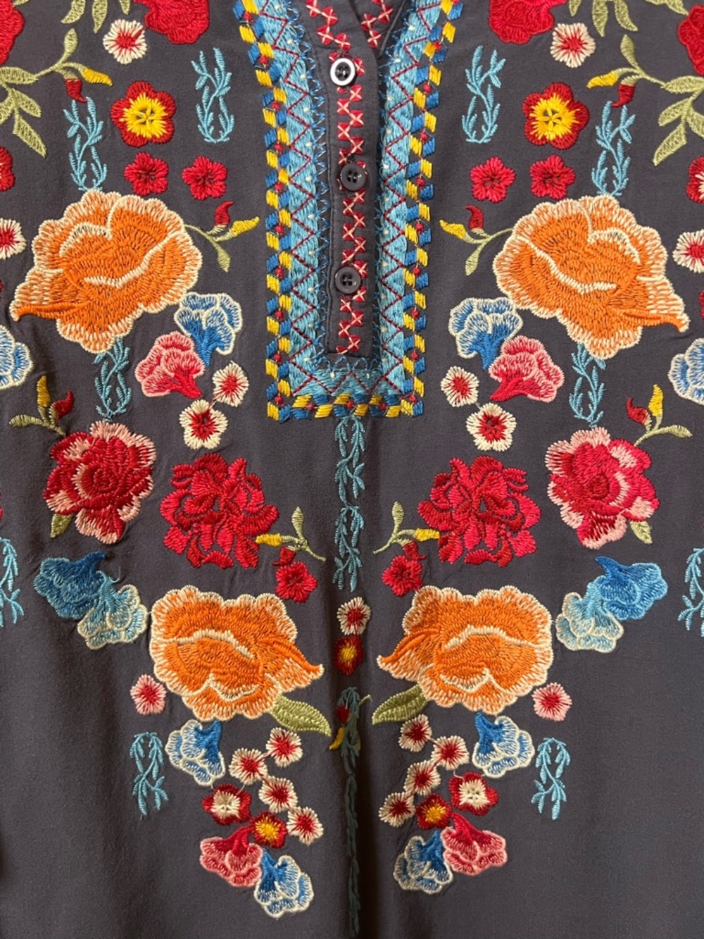 Embroidered Floral V-Neck Tunic, Andree by Unit, size Small - Picture 6 of 8